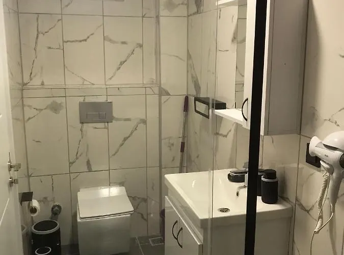 Apartament Backyard *