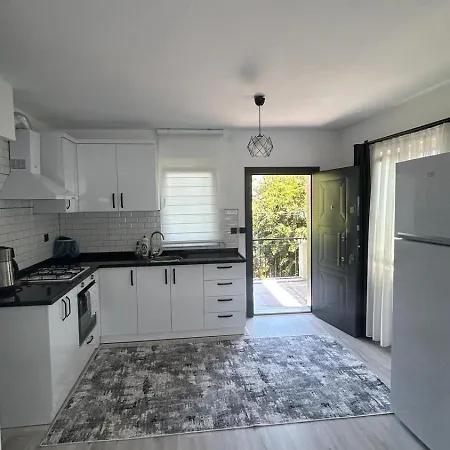Backyard Apart Apartment Kemer